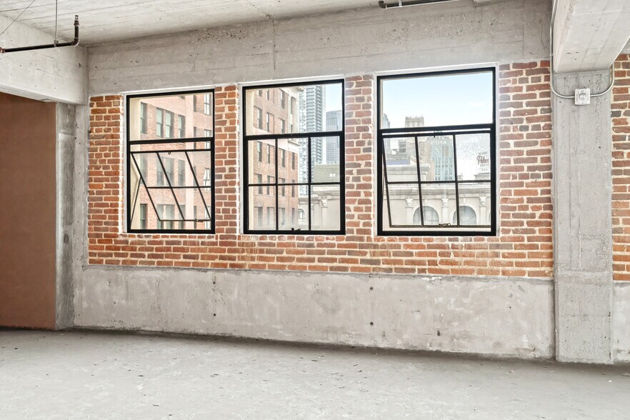 More Photos Of 110 W 11th St, Los Angeles Loft Creative Space For Sale