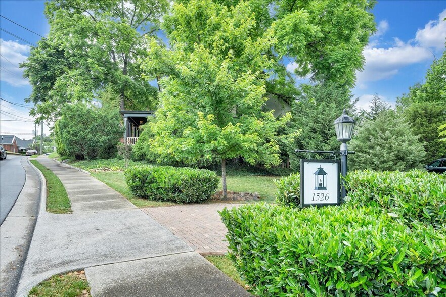 More Photos Of 1526 Franklin Rd SW, Roanoke Hospitality For Sale