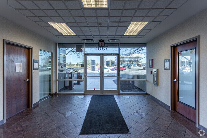More Photos Of 12980 Metcalf Ave, Overland Park Unknown For Lease