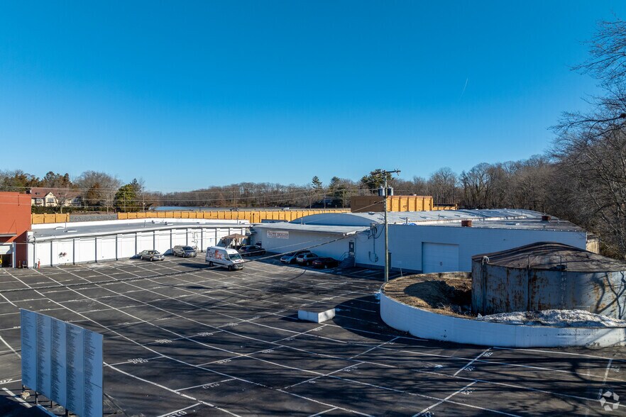 More Photos Of 330 E Commerce St, Bridgeton Specialty For Sale