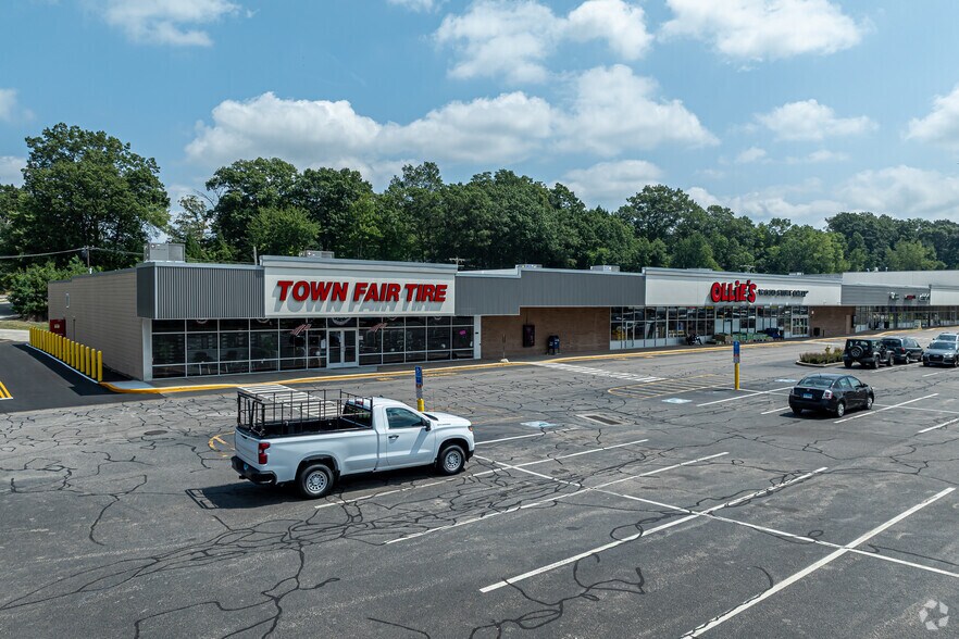 More Photos Of 1589-1601 Main St, Willimantic General Retail For Lease