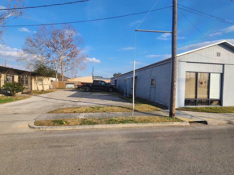More Photos Of 101 E Main St, Humble Office For Sale