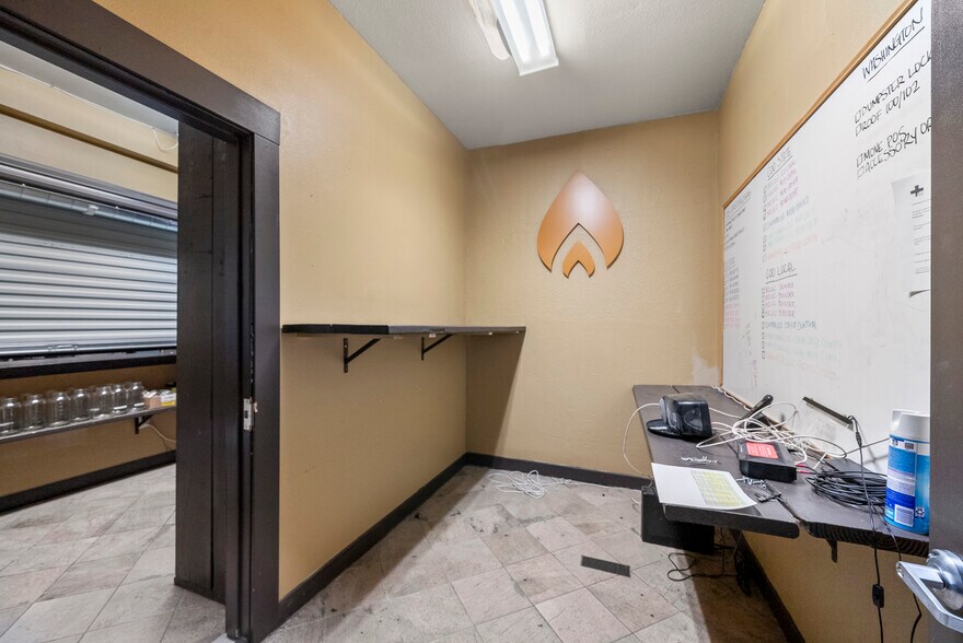 More Photos Of 4837 N Washington St, Denver Freestanding For Sale