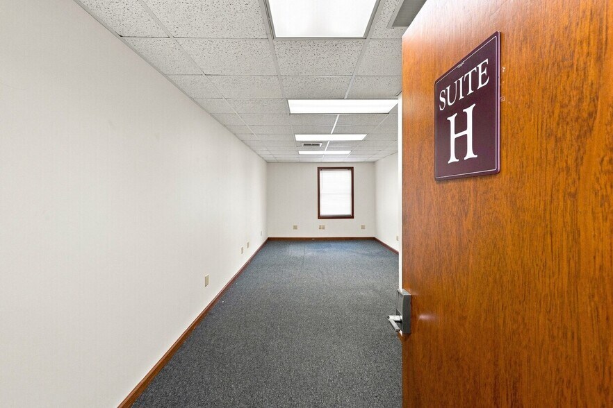 More Photos Of 478-488 Main St, Hampden Storefront Retail Office For Lease