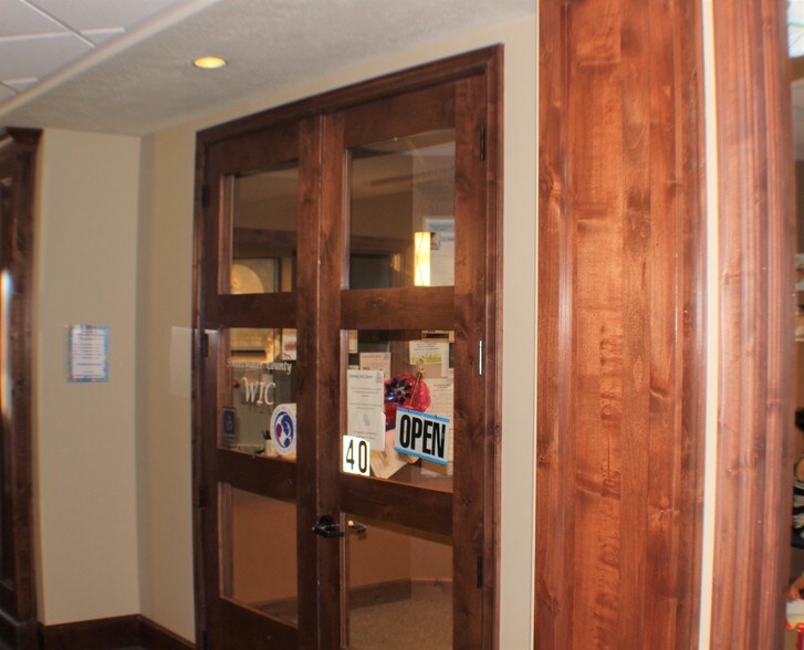 More Photos Of 2620 Commercial Way, Rock Springs Medical For Lease