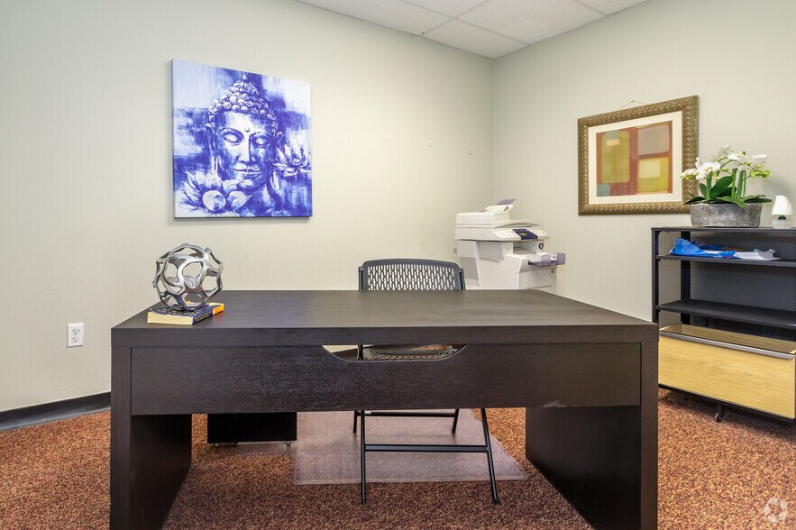 More Photos Of 920 J St, Sacramento Office For Sale