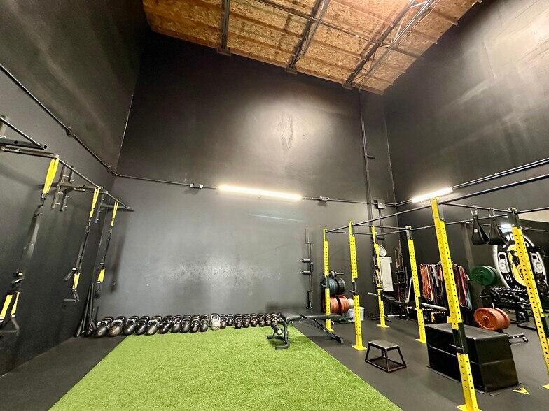 More Photos Of 861 Harold Pl, Chula Vista Research And Development For Sale