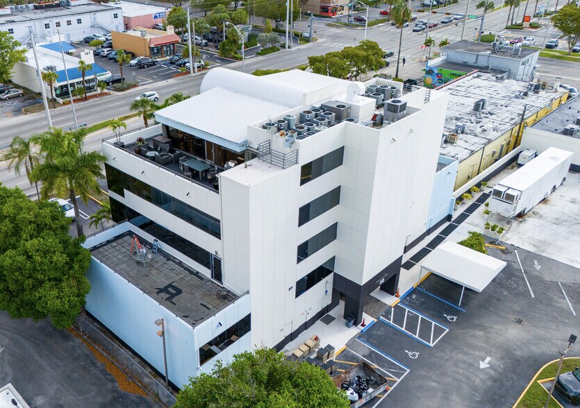 More Photos Of 152 Ne 167th St, Miami Office For Sale