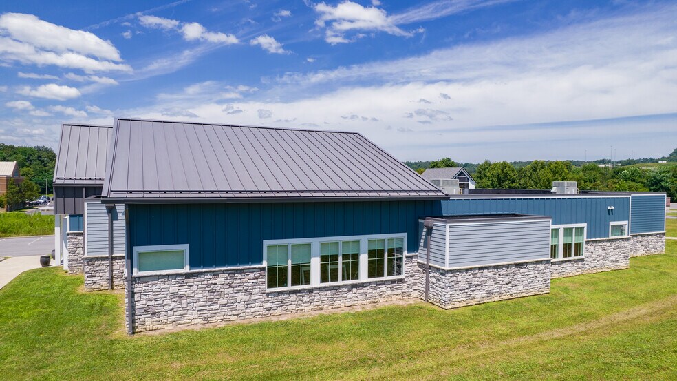 More Photos Of 74 Erin Dr, Morgantown Office For Sale