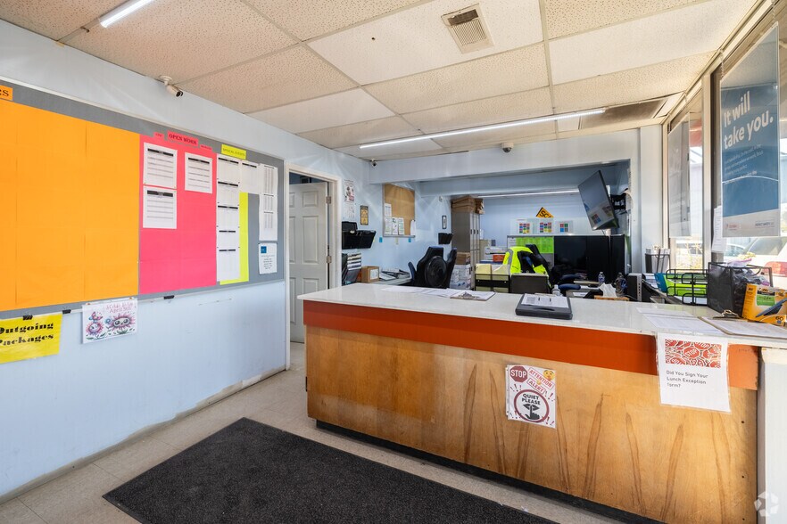 More Photos Of 3920 Ogeechee Rd, Savannah Service For Sale