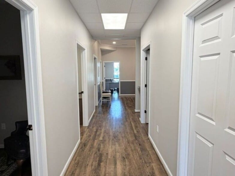 More Photos Of 15243 Forest Rd, Forest Office For Lease