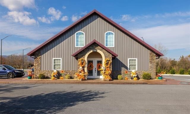 More Photos Of 13663 Spotswood Trail, Elkton Self Storage For Sale