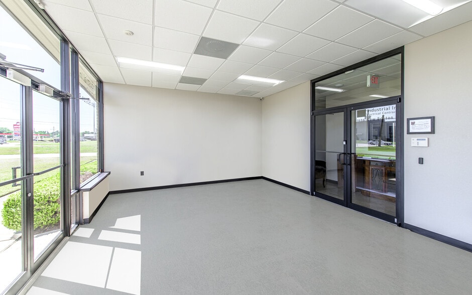 More Photos Of 3636 New Boston Rd, Texarkana Flex For Sale