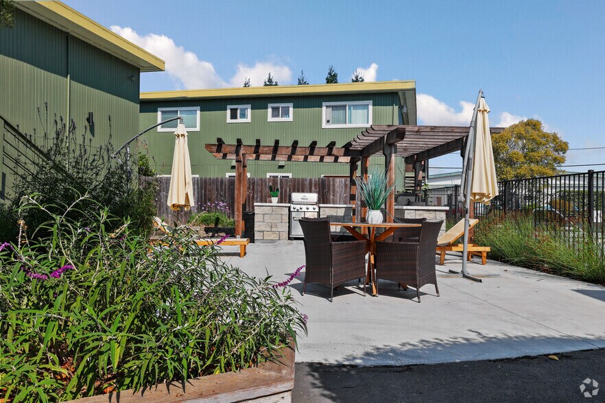 More Photos Of 7400 Bridgit Dr, Rohnert Park Apartments For Sale