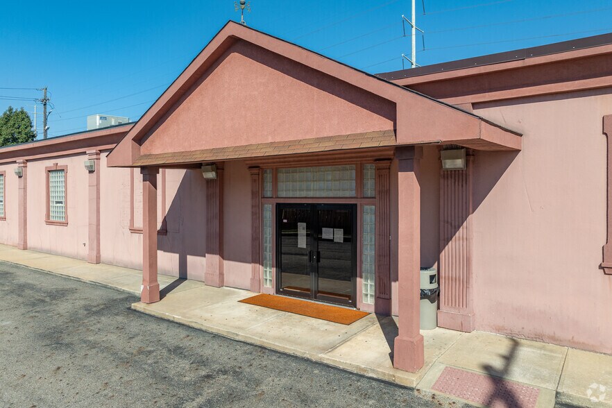 More Photos Of 4925 State Rd, Cleveland Office For Lease