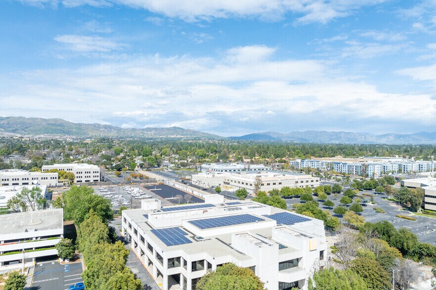 More Photos Of 19809 Prairie St, Chatsworth Loft Creative Space For Sale