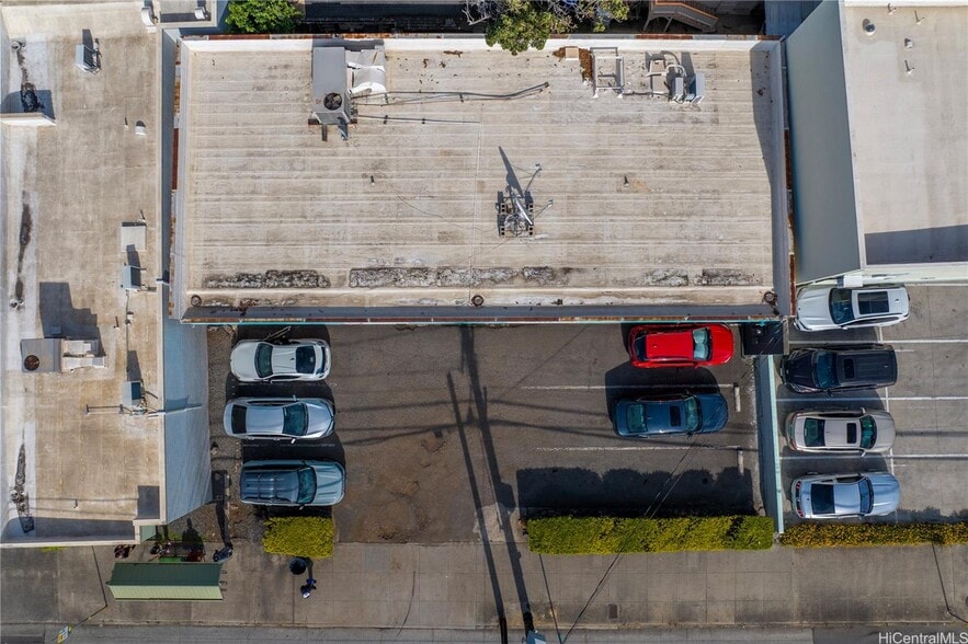 More Photos Of 2046 N King St, Honolulu Storefront Retail Office For Sale