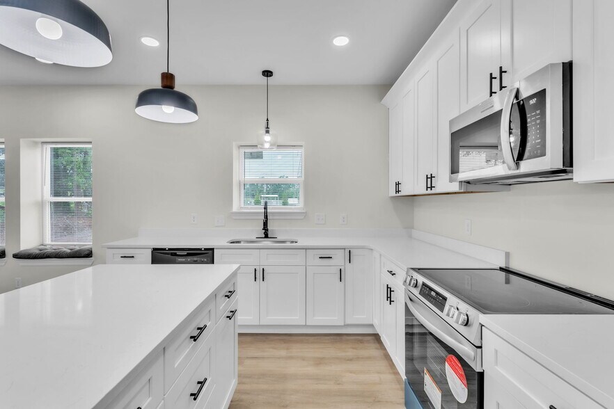 More Photos Of 839 Fairview Rd, Simpsonville Industrial For Sale