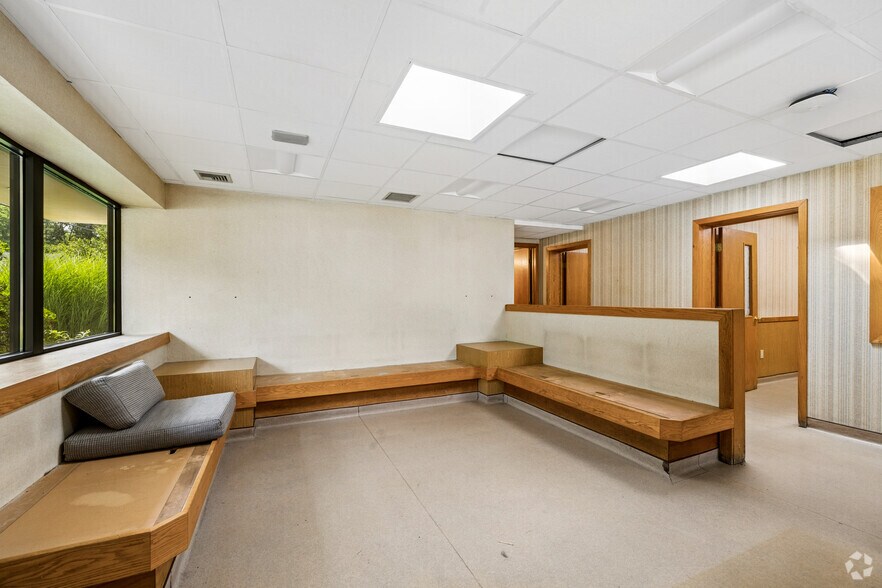 More Photos Of 474 Lexington Ave, Mount Kisco Storefront Retail Office For Lease