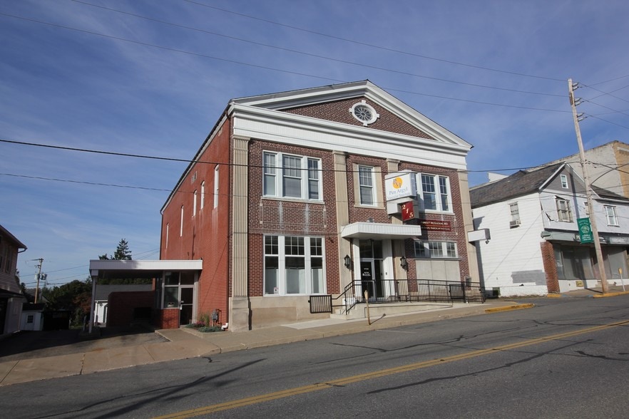 More Photos Of 215 S Robinson Ave, Pen Argyl Medical For Sale