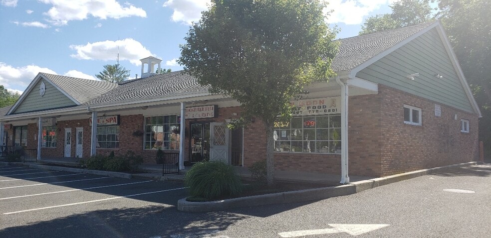 More Photos Of 782 Federal Rd, Brookfield Unknown For Lease