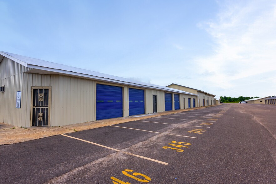 More Photos Of 3056 US-80, Pearl Warehouse For Lease