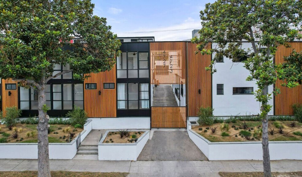 More Photos Of 4723-4727 W Beverly Blvd, Los Angeles Apartments For Sale