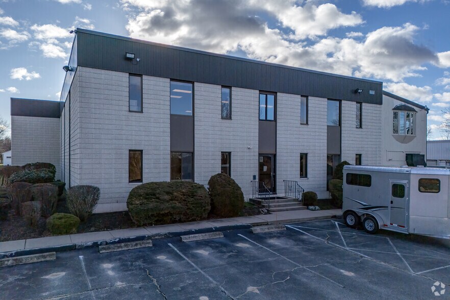 More Photos Of 308 Market St, Warren Medical For Lease