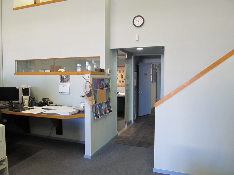 More Photos Of 12150 Charles Dr, Grass Valley Warehouse For Sale