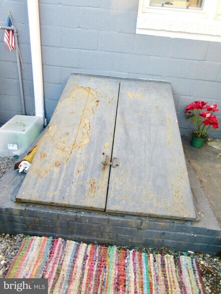 More Photos Of 29535 Dover Rd, Easton Freestanding For Sale