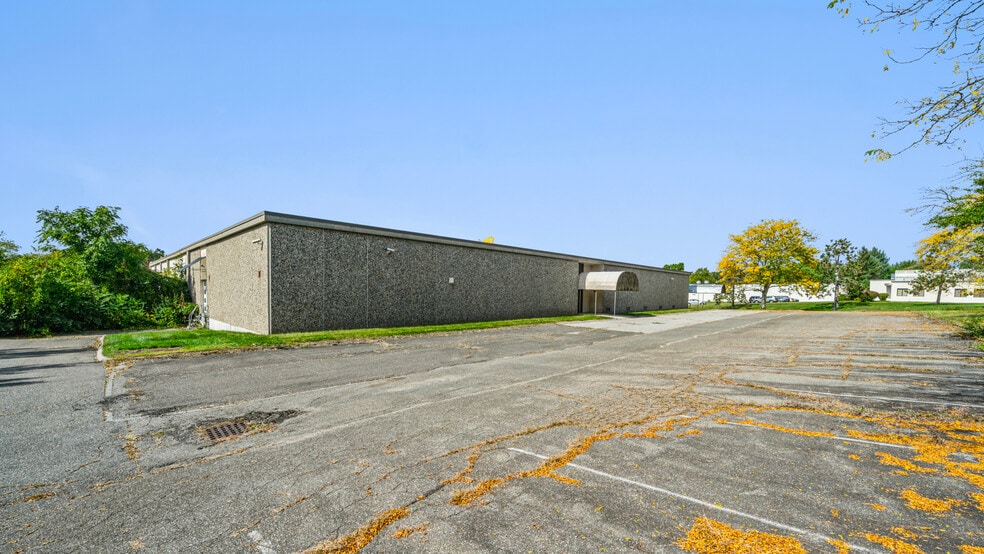 More Photos Of 120 Whiting Farms Rd, Holyoke Manufacturing For Sale