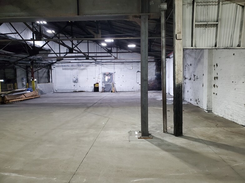 More Photos Of 1301 Raspberry St, Erie Warehouse For Lease
