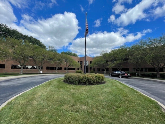 More Photos Of 1684 Woodlands Dr, Maumee Office For Sale