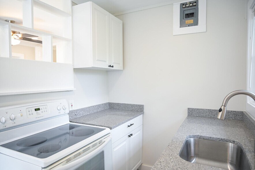 More Photos Of 1883 Smith Dr, North Palm Beach Multifamily For Sale