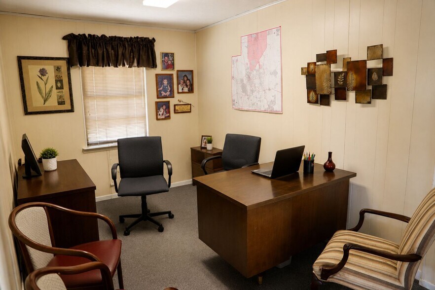 More Photos Of 7230 SE US Highway 301, Hawthorne Office For Sale