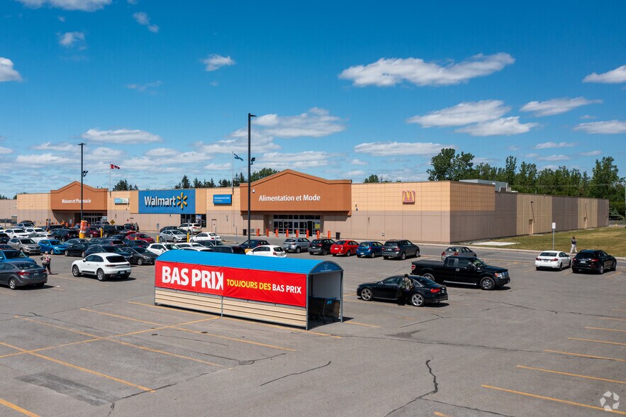 More Photos Of 5205 Boul Robert-Bourassa, Laval Unknown For Lease