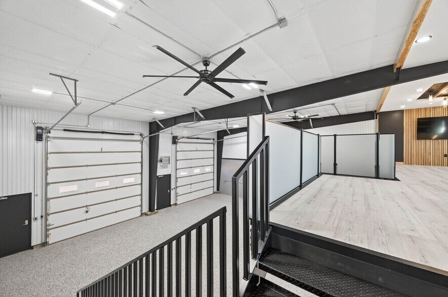 More Photos Of 663 Valerie Ave, Hudson Specialty For Sale