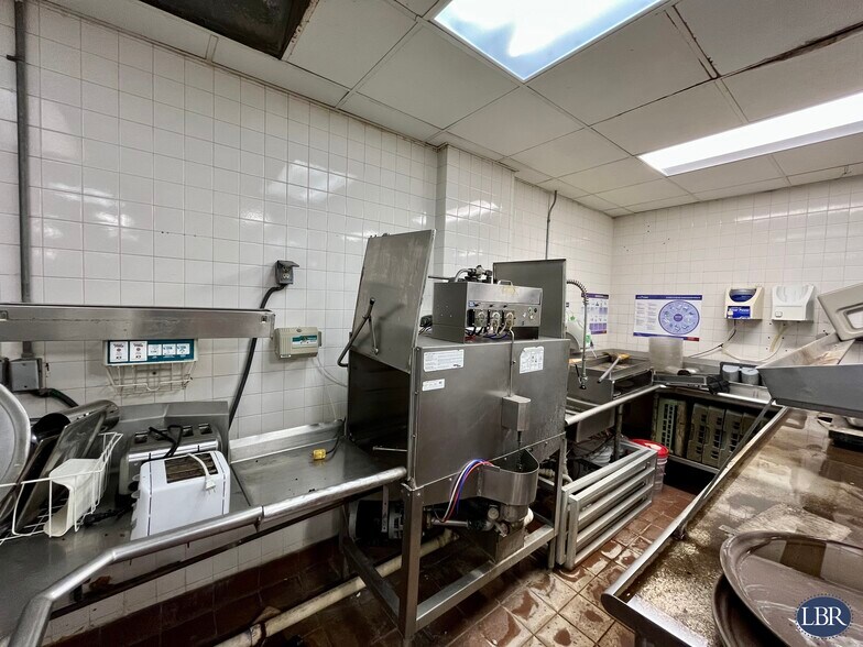 More Photos Of 5665 Cypress Gardens Blvd, Winter Haven Hotel For Lease