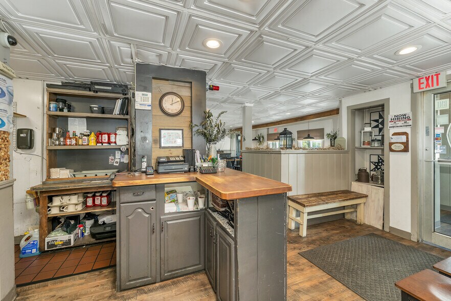 More Photos Of 40 Main St, Goffstown Restaurant For Sale