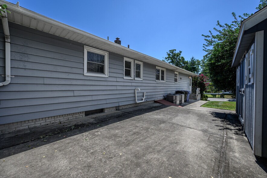 More Photos Of 373 Ford Ave, Fords Medical For Sale