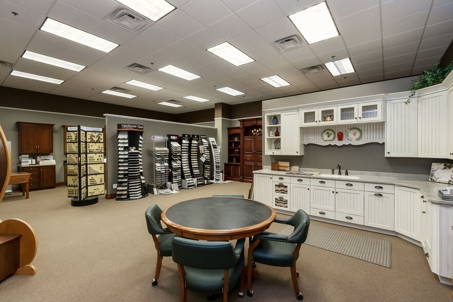 More Photos Of 801 62nd St, Marion Showroom For Sale