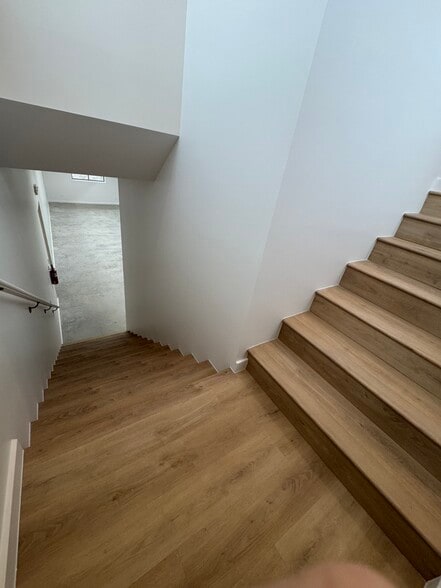 More Photos Of 10020 Darden Hill Rd, Austin Light Distribution For Sale