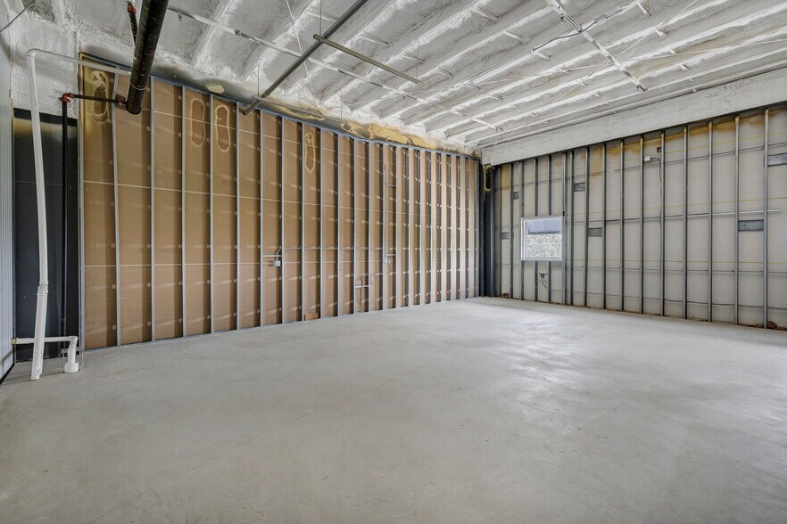 More Photos Of 9342 SE Loop 410, San Antonio Refrigeration Cold Storage For Lease