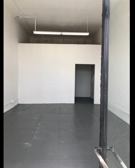 More Photos Of 1895 Adams Blvd, Los Angeles Storefront Retail Residential For Lease