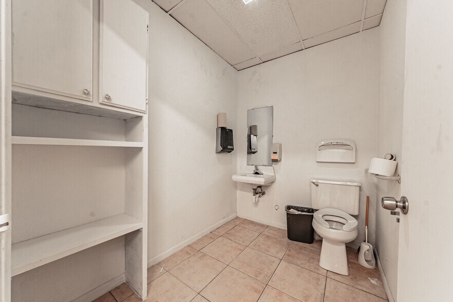 More Photos Of 323 N Commercial St, Trinidad Rehabilitation Center For Lease