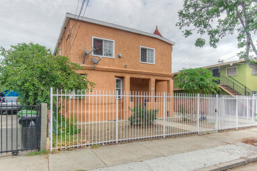 More Photos Of 1647 W 12th Pl, Los Angeles Apartments For Sale