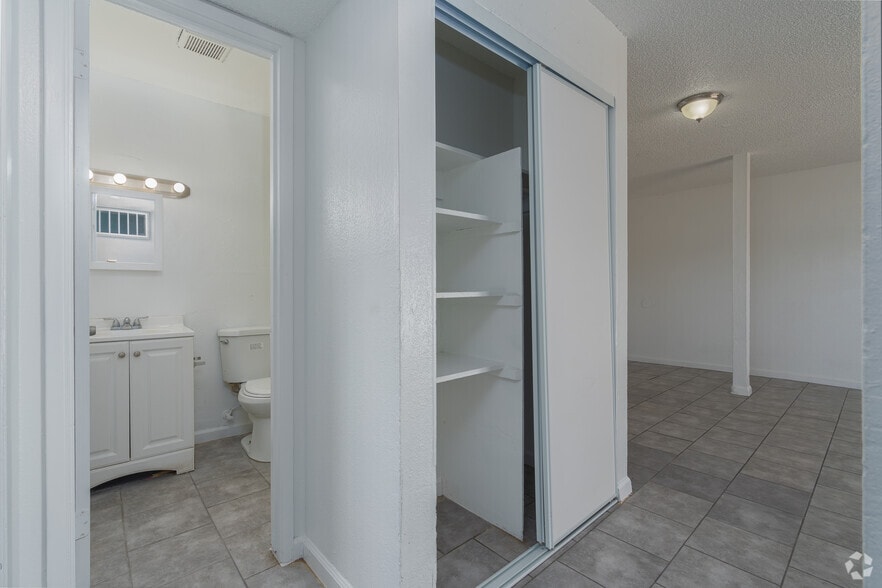 More Photos Of 695 Plaza Ave, Sacramento Apartments For Sale