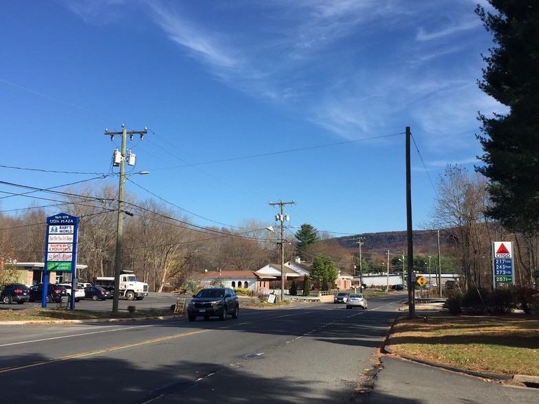 More Photos Of 969-979 Meriden Waterbury Tpke, Plantsville Freestanding For Lease
