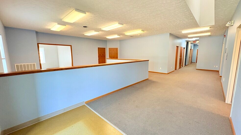 More Photos Of 1007 Mill Pond Ln, Greencastle Office For Lease