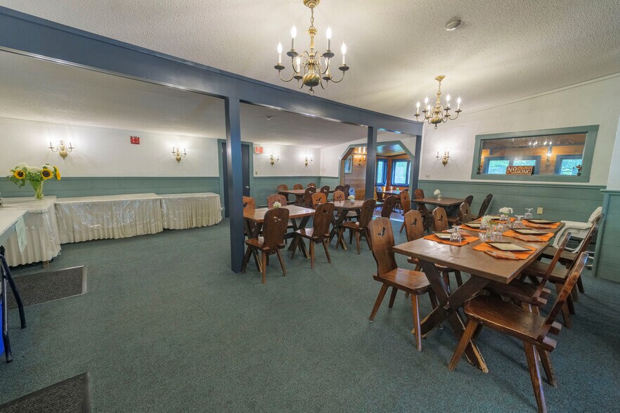 More Photos Of 6 Abroad Rd, West Dover Hotel For Sale